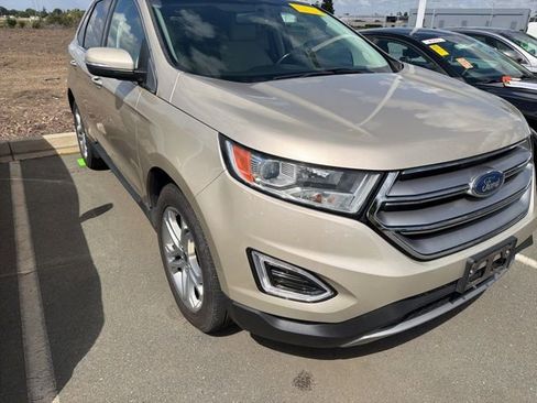Used 2018 Ford Edge Titanium w/ Technology Package AWD/4WD image 5