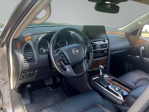Used 2024 Nissan Armada SL w/ Captain's Chairs Package AWD/4WD image 19