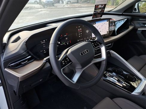 New 2025 Audi Q5 2.0T Premium Plus image 7