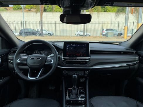 Used 2025 Jeep Compass Trailhawk w/ Trailer Tow Group image 32