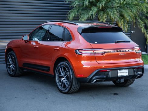 Certified 2025 Porsche Macan image 3