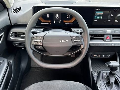 New 2026 Kia K4 LXS image 17