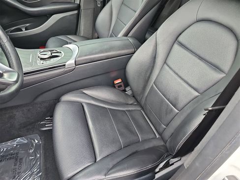 Used 2019 Mercedes-Benz GLC 300 4MATIC image 15