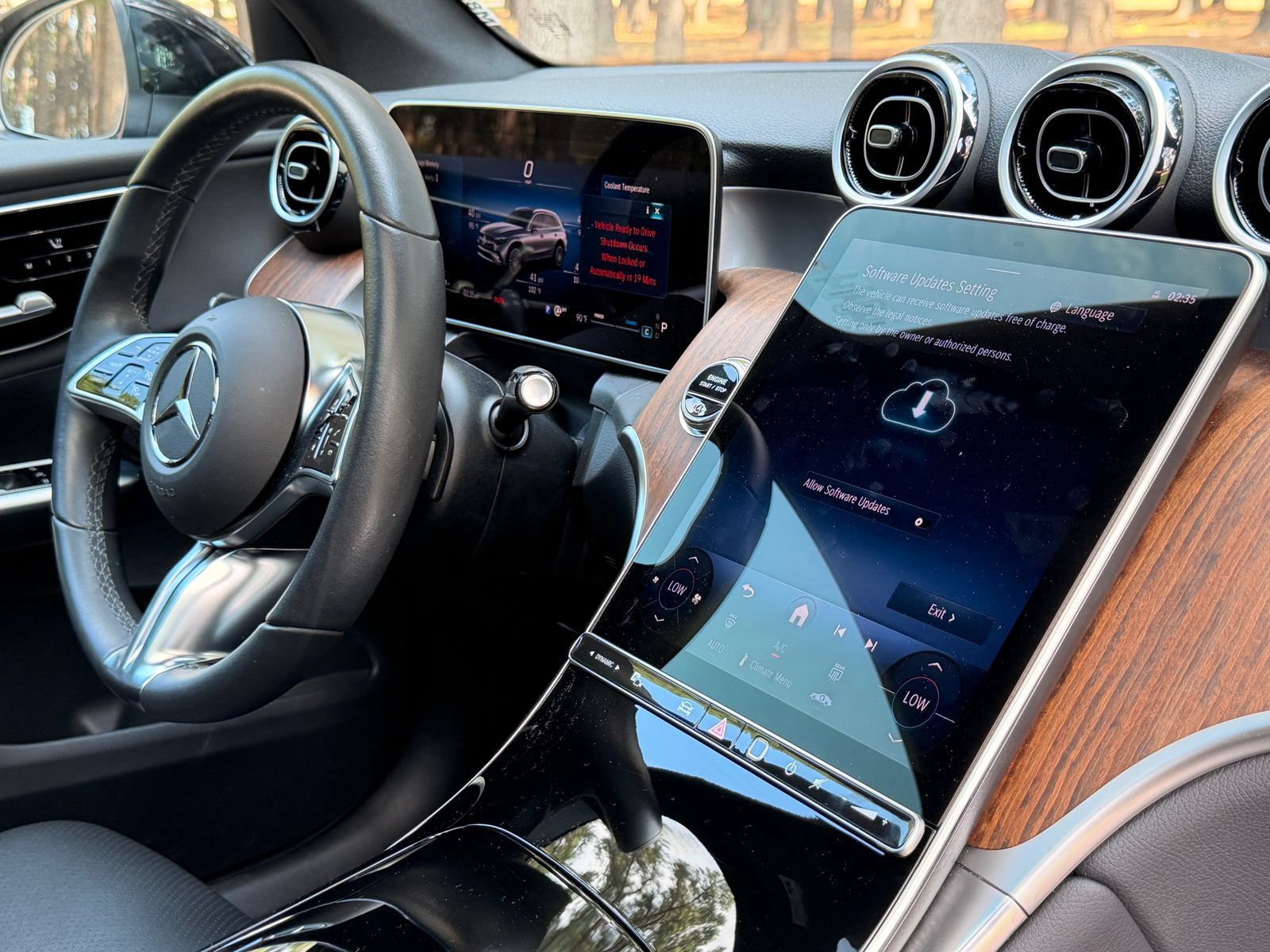 Used 2025 Mercedes-Benz GLC 300 image 19