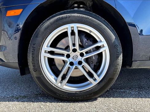 Used 2022 Porsche Macan image 12