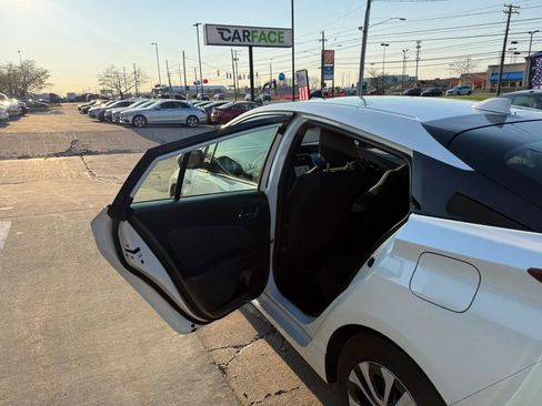 Used 2022 Toyota Prius Prime LE image 19