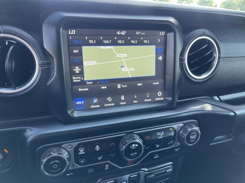 Used 2023 Jeep Wrangler Unlimited Sahara w/ Cold Weather Group AWD/4WD image 32