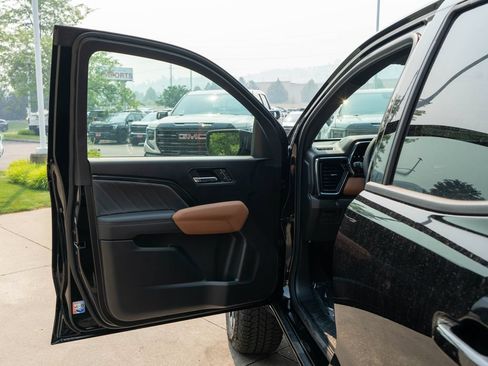 New 2026 GMC Canyon AT4 w/ Technology Plus Package AWD/4WD image 16