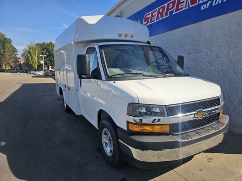 New 2025 Chevrolet Express 3500 Work Van Cutaway w/ Power Convenience Package image 4