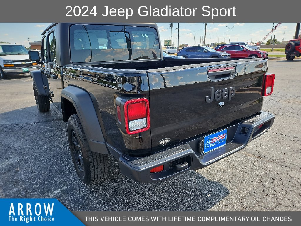 Used 2024 Jeep Gladiator Sport AWD/4WD image 9