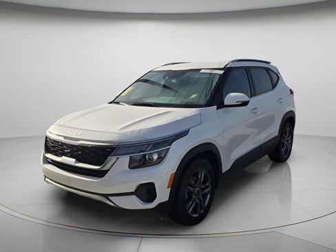 Used 2023 Kia Seltos S FWD image 3