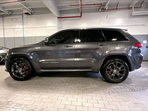 Used 2016 Jeep Grand Cherokee SRT image 2