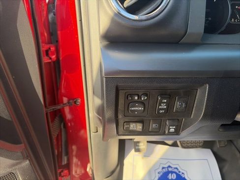 Used 2020 Toyota Tundra 4x4 CrewMax image 20