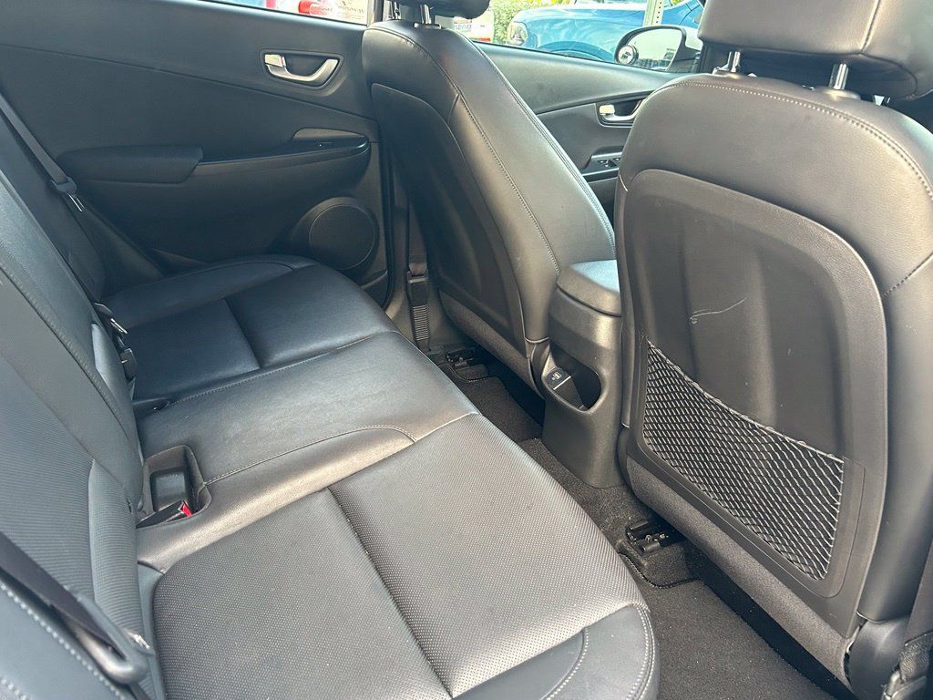 Used 2022 Hyundai Kona Limited FWD image 35
