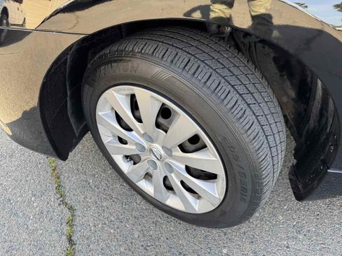 Used 2015 Nissan Sentra S image 31