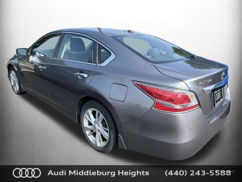 Used 2015 Nissan Altima 2.5 SV FWD image 5