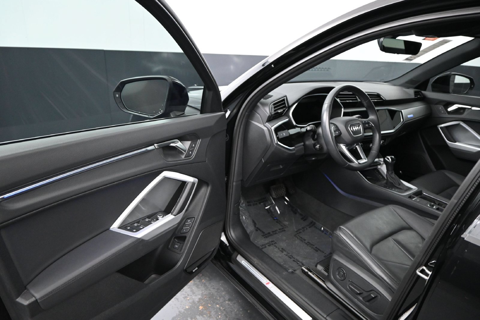 Used 2024 Audi Q3 2.0T Premium Plus AWD/4WD image 5