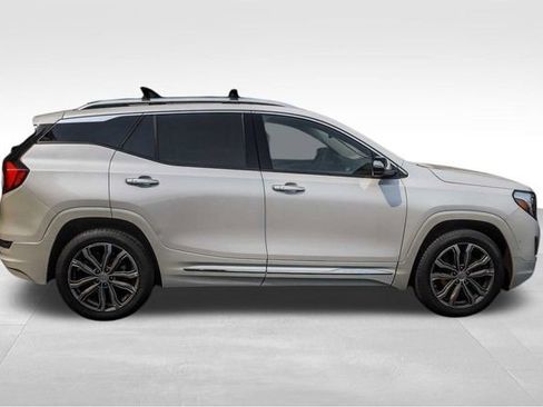 Used 2020 GMC Terrain Denali w/ Denali Premium Package image 3