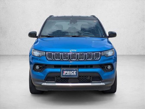 Used 2025 Jeep Compass Limited AWD/4WD image 2