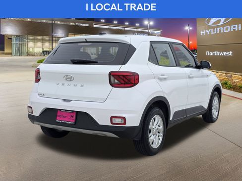 Certified 2023 Hyundai Venue SE image 7