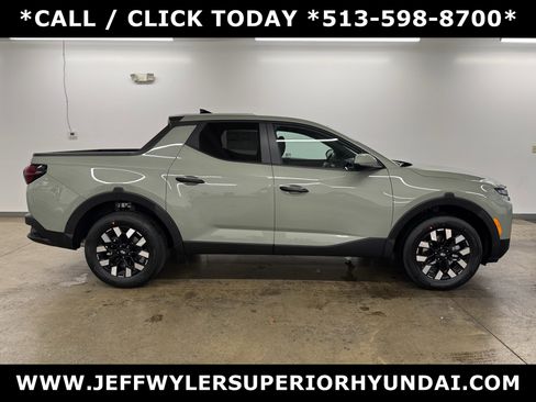 New 2025 Hyundai Santa Cruz SE image 2