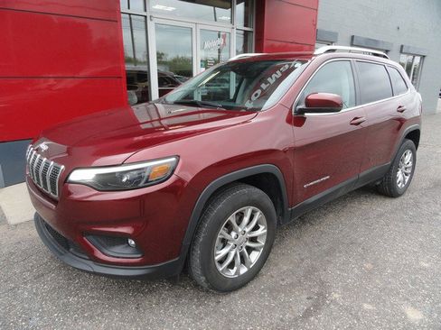 Used 2021 Jeep Cherokee Latitude Lux w/ Comfort/Convenience Group AWD/4WD image 2