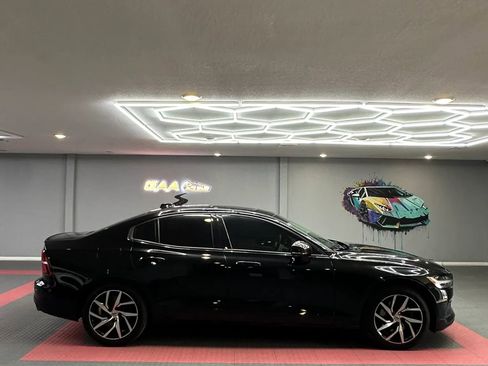 Used 2020 Volvo S60 T5 Momentum w/ Protection Package Premier FWD image 7