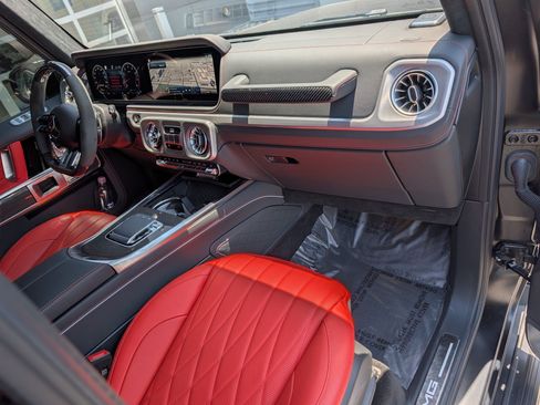 Used 2025 Mercedes-Benz G 63 AMG 4MATIC image 33