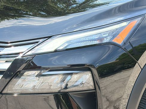 Certified 2024 Nissan Rogue SV w/ SV Premium Package AWD/4WD image 4