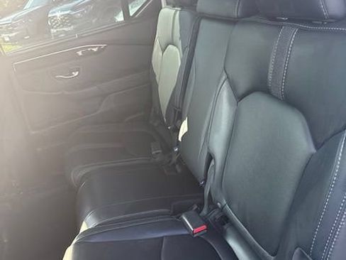 Used 2025 Honda Pilot EX-L image 11