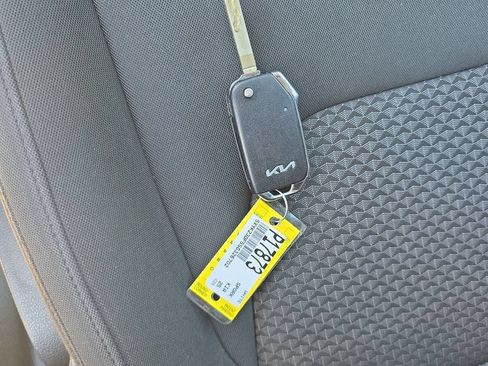 Used 2025 Kia Sportage LX FWD image 26