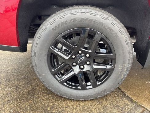 New 2026 Chevrolet Silverado 1500 RST w/ Dark Appearance Package AWD/4WD image 14