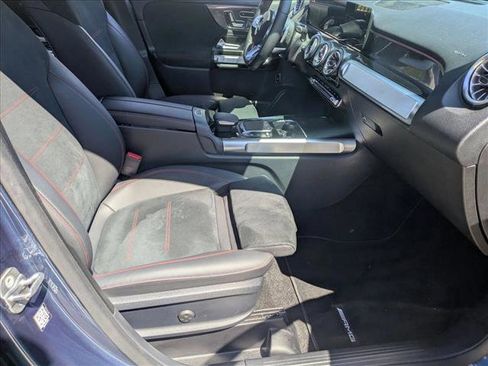 Used 2023 Mercedes-Benz GLB 250 4MATIC image 19