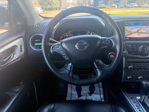 Used 2019 Nissan Pathfinder SL FWD image 26