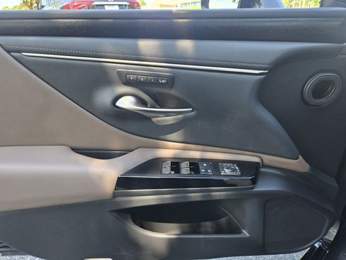 Used 2022 Lexus ES 350 w/ Premium Package FWD image 12