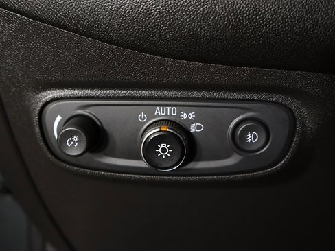 Used 2020 Chevrolet Equinox LT w/ Driver Convenience Package image 37