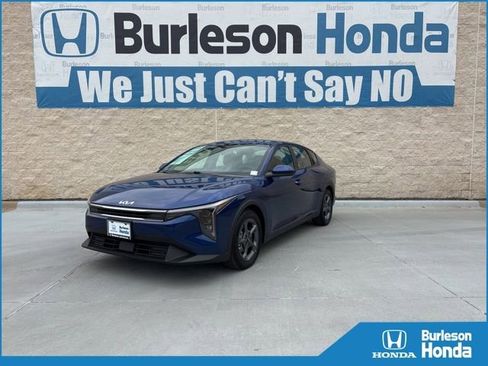 Used 2025 Kia K4 FWD image 1