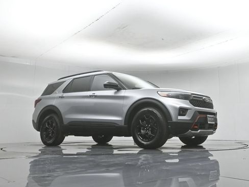Certified 2023 Ford Explorer Timberline w/ Timberline Technology Package AWD/4WD image 4
