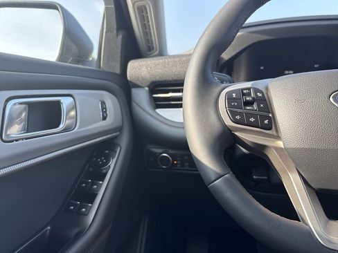 New 2026 Ford Explorer Active RWD image 17