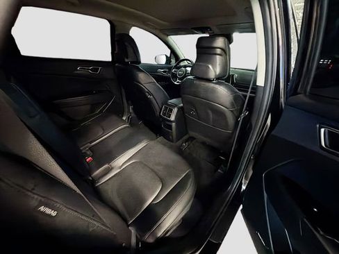 Used 2025 Kia Sportage SX image 28