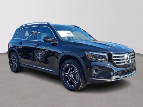 Used 2026 Mercedes-Benz GLB 250 4MATIC image 3