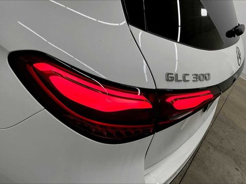 New 2025 Mercedes-Benz GLC 300 image 14