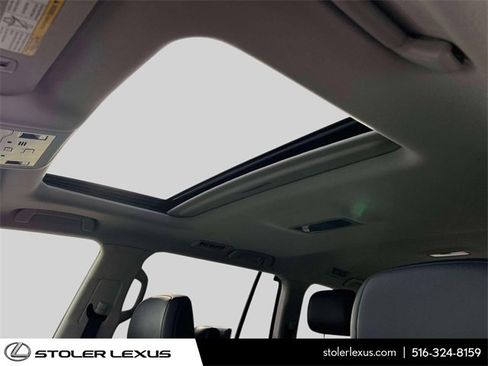 Used 2017 Lexus LX 570 4WD w/ Luxury Package image 26