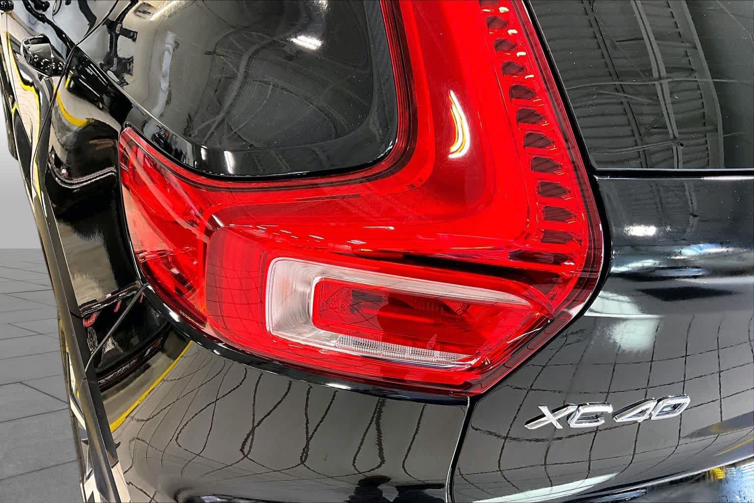 Certified 2024 Volvo XC40 B5 Plus w/ Climate Package AWD/4WD image 27