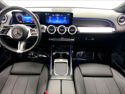 Used 2025 Mercedes-Benz GLB 250 image 18