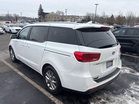 Used 2020 Kia Sedona EX image 5