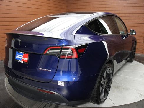 Used 2022 Tesla Model Y Performance image 19