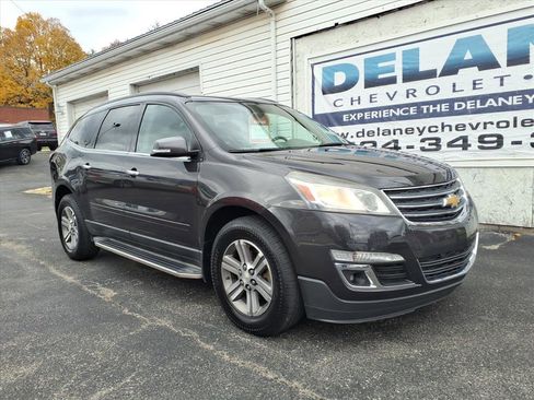 Used 2017 Chevrolet Traverse LT image 1