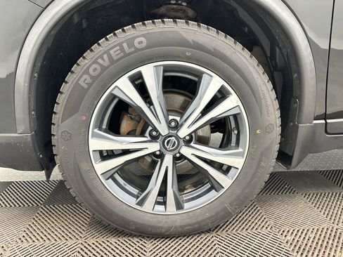 Used 2019 Nissan Rogue SV w/ Sun & Sound Touring Package AWD/4WD image 12