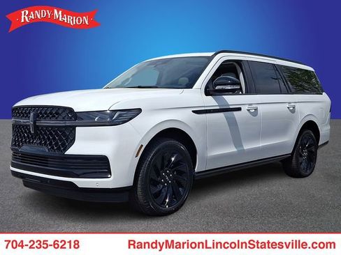 New 2026 Lincoln Navigator L Reserve AWD/4WD image 1